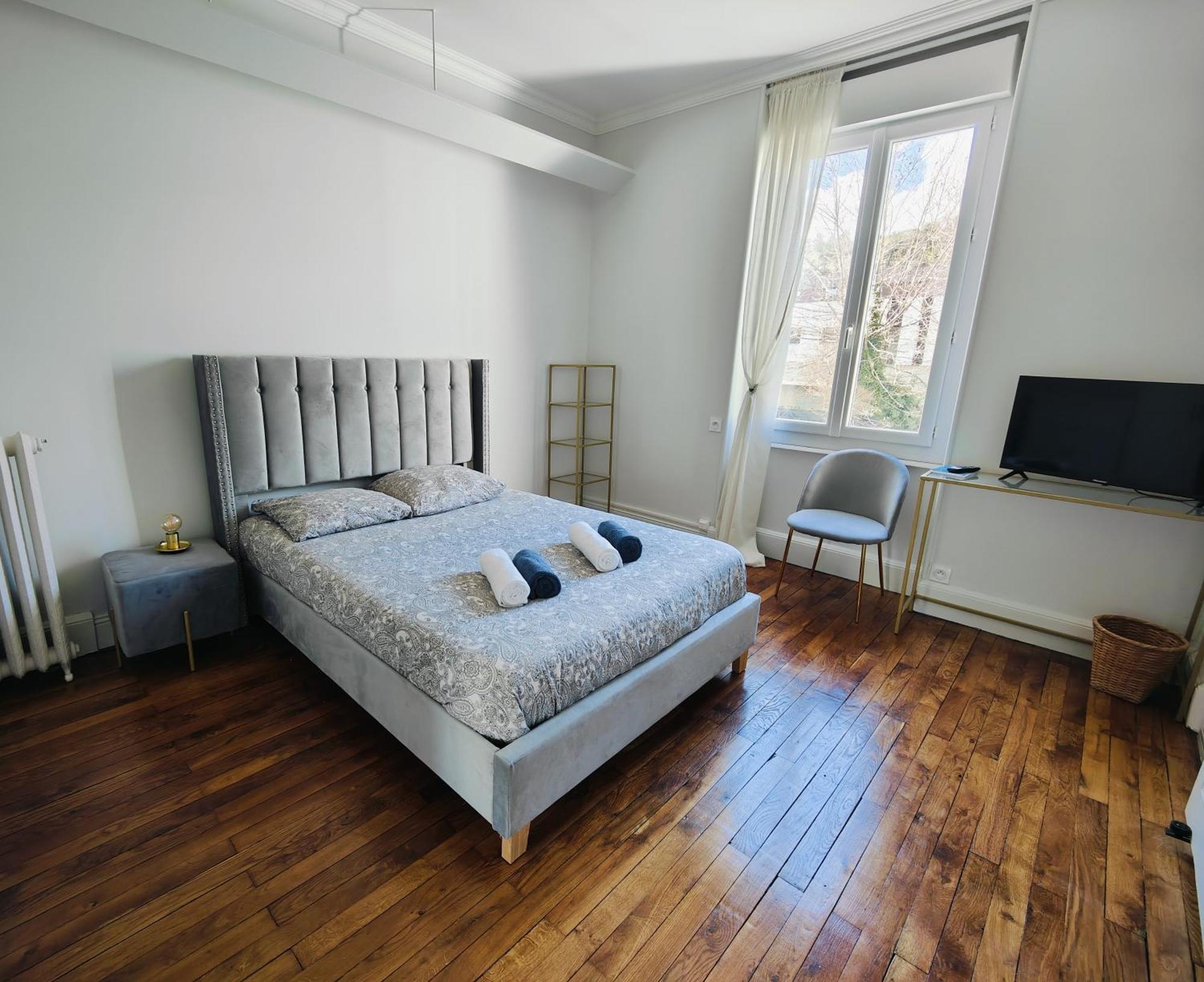 Self-Checkin Town House - Rooms To Rent In A Beautiful Modern Town House - Not A Hotel - Location De Chambres Avec Arrivee En Autonomie - Extra Fee For Sheets And Towels - Private Parking - Check Your Plateform Inbox And Follow Check-In Instructions Saint-Romain-en-Gal エクステリア 写真