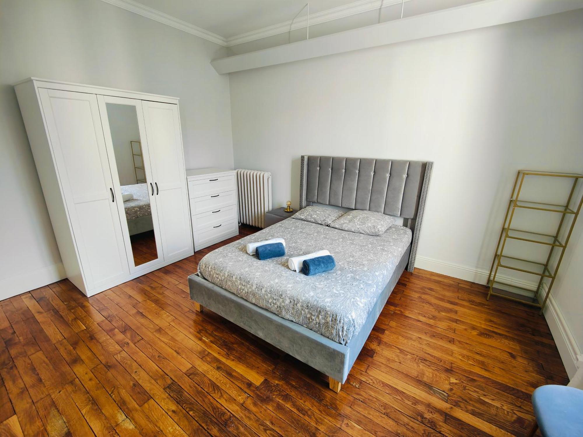 Self-Checkin Town House - Rooms To Rent In A Beautiful Modern Town House - Not A Hotel - Location De Chambres Avec Arrivee En Autonomie - Extra Fee For Sheets And Towels - Private Parking - Check Your Plateform Inbox And Follow Check-In Instructions Saint-Romain-en-Gal エクステリア 写真