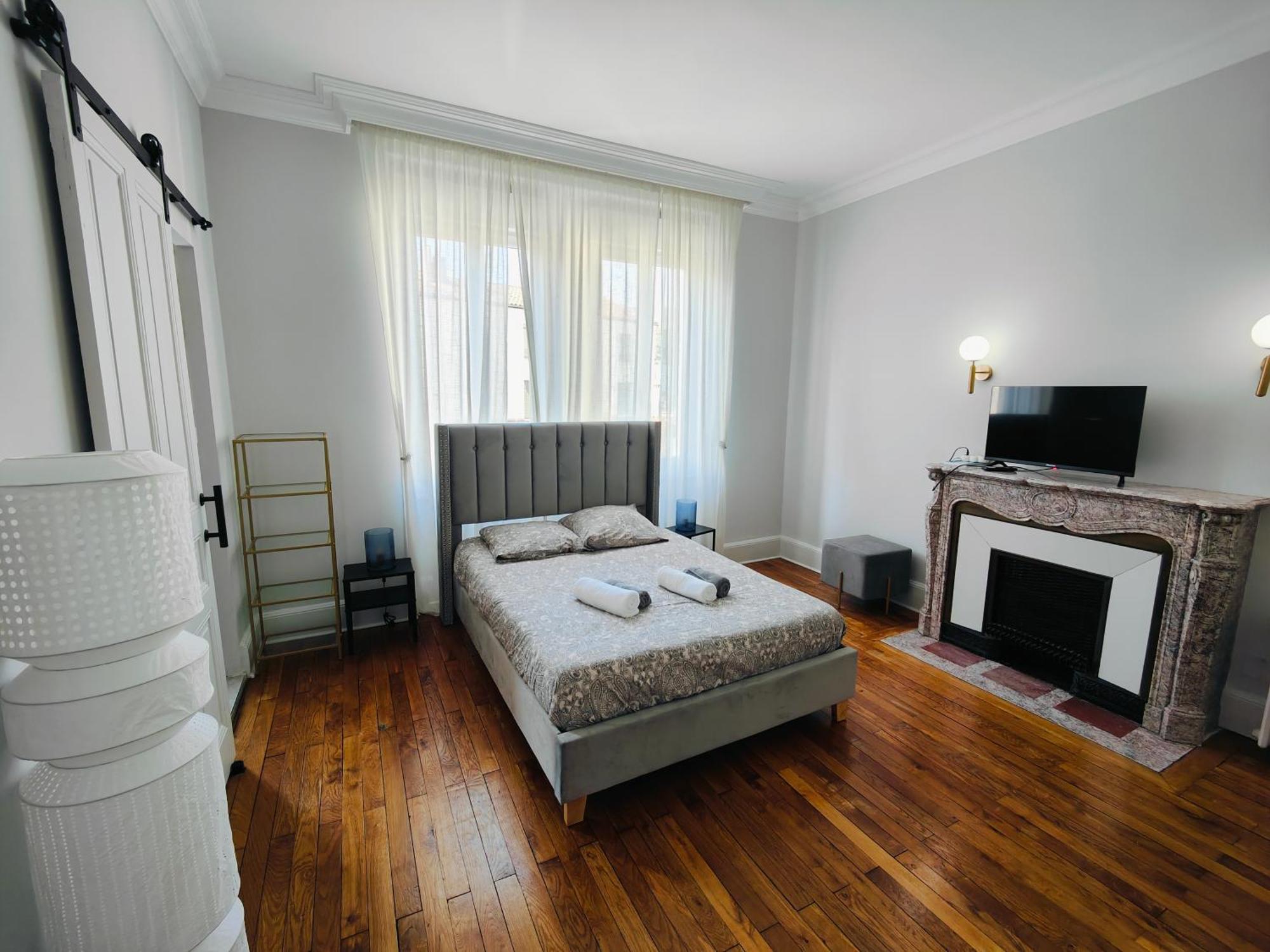 Self-Checkin Town House - Rooms To Rent In A Beautiful Modern Town House - Not A Hotel - Location De Chambres Avec Arrivee En Autonomie - Extra Fee For Sheets And Towels - Private Parking - Check Your Plateform Inbox And Follow Check-In Instructions Saint-Romain-en-Gal エクステリア 写真