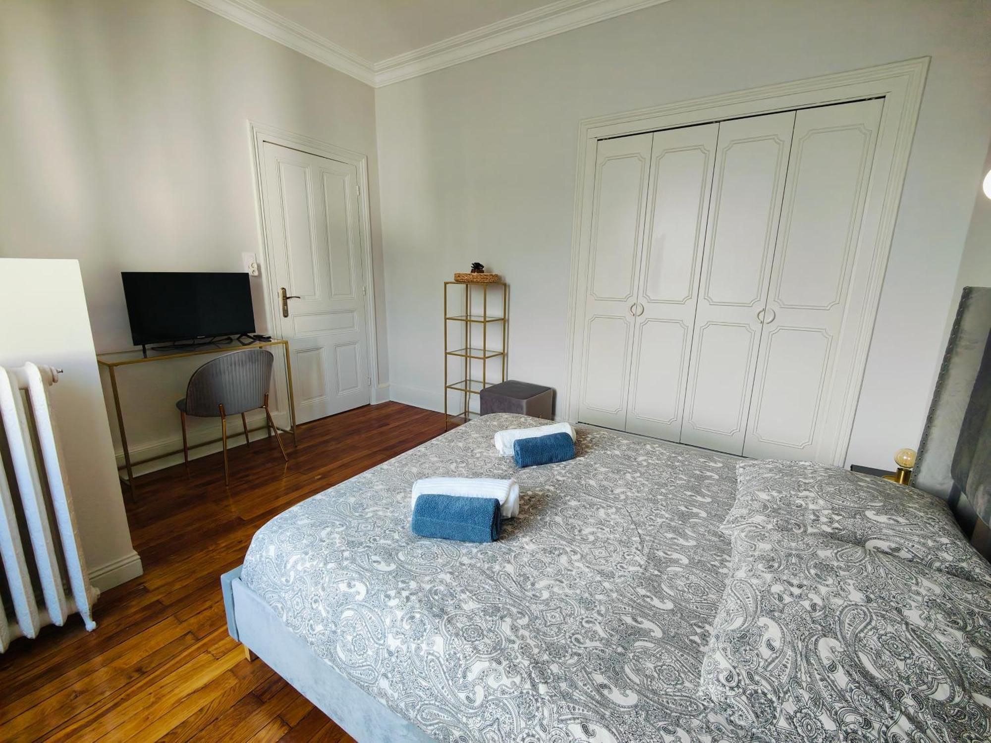 Self-Checkin Town House - Rooms To Rent In A Beautiful Modern Town House - Not A Hotel - Location De Chambres Avec Arrivee En Autonomie - Extra Fee For Sheets And Towels - Private Parking - Check Your Plateform Inbox And Follow Check-In Instructions Saint-Romain-en-Gal エクステリア 写真