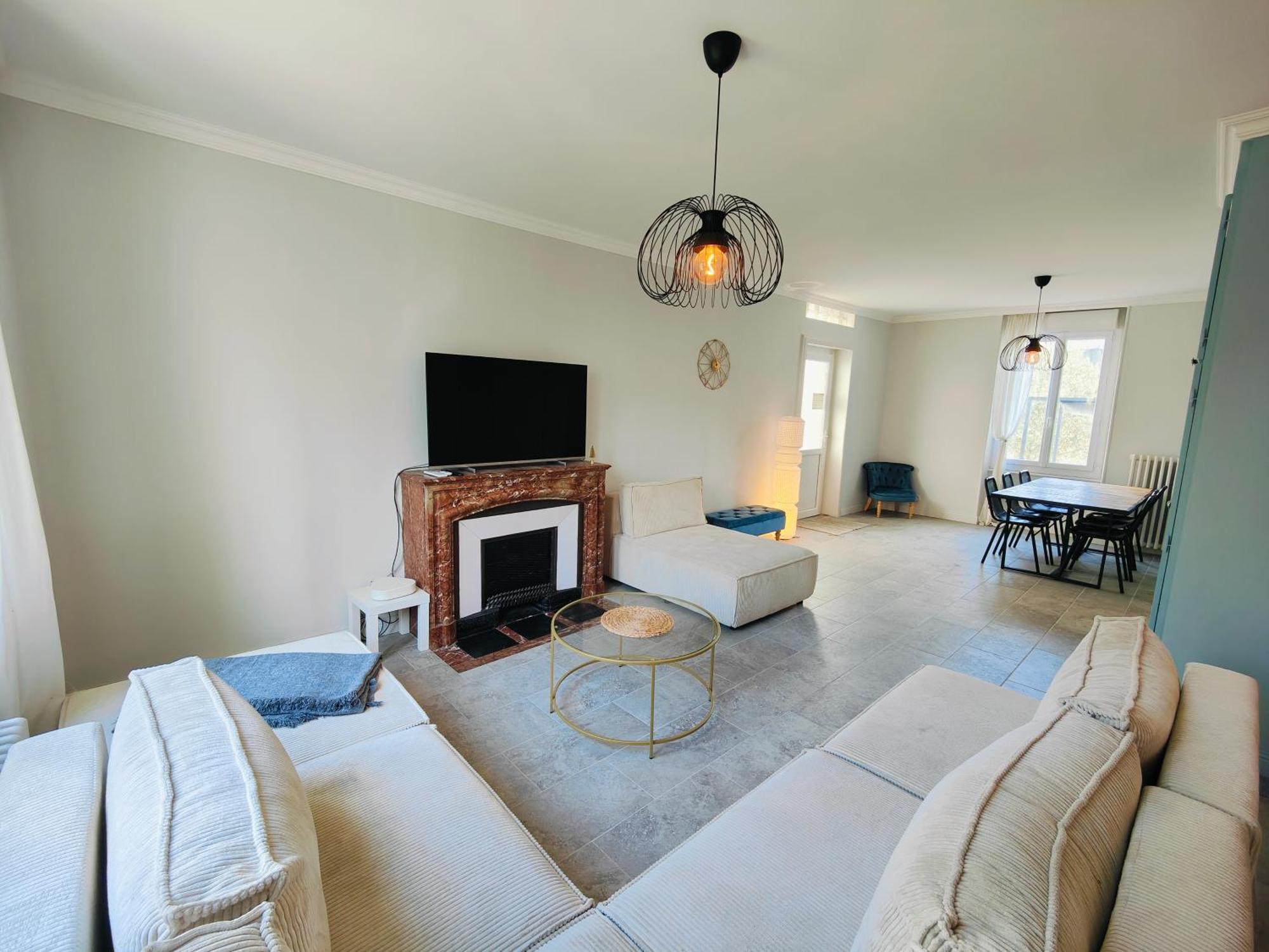 Self-Checkin Town House - Rooms To Rent In A Beautiful Modern Town House - Not A Hotel - Location De Chambres Avec Arrivee En Autonomie - Extra Fee For Sheets And Towels - Private Parking - Check Your Plateform Inbox And Follow Check-In Instructions Saint-Romain-en-Gal エクステリア 写真